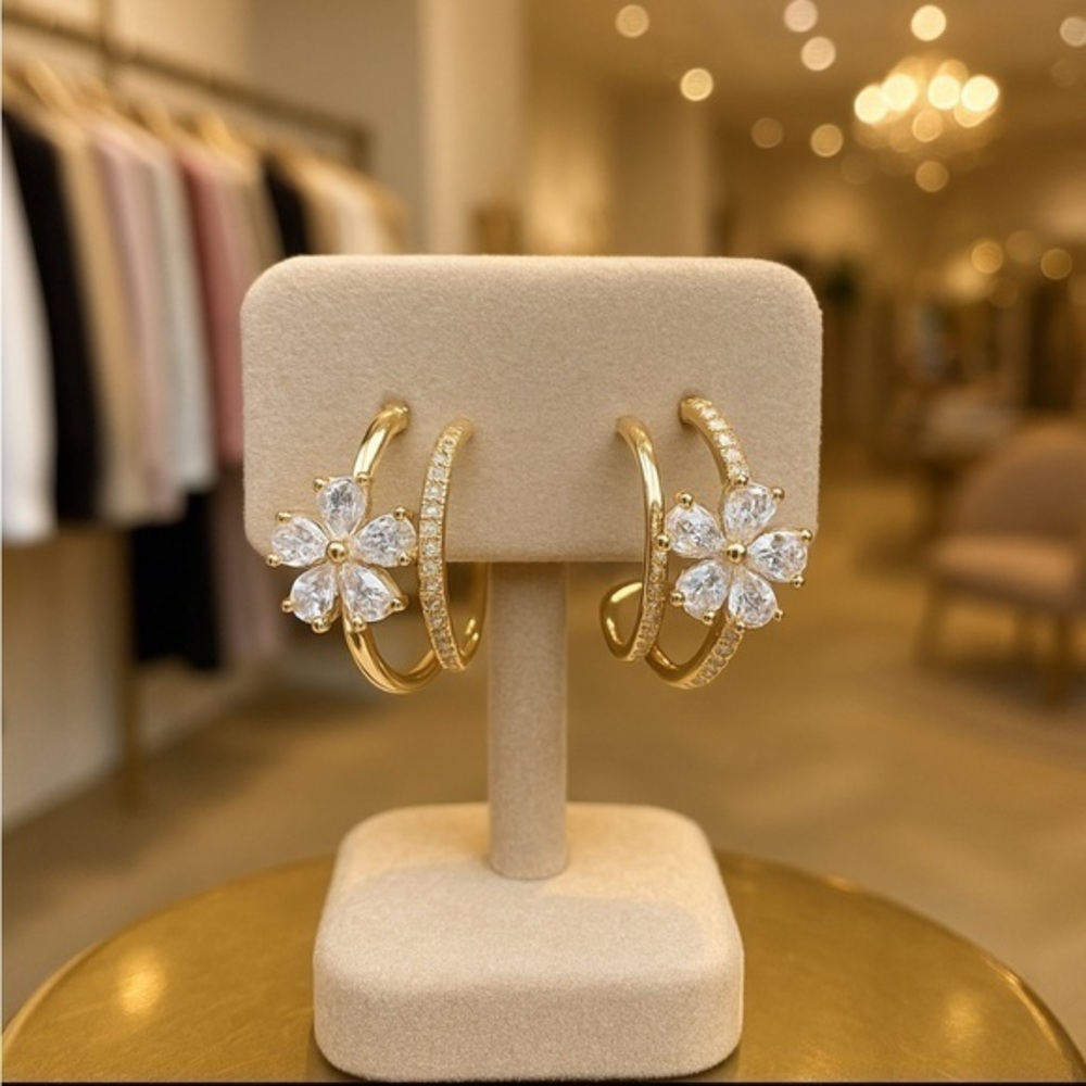 Floral cz & gold scoop earrings, post backing 🌸